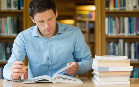 金融学同等学力在职研究生几年毕业？学费多少？