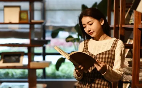 报考中南大学在职研究生有年龄限制吗？