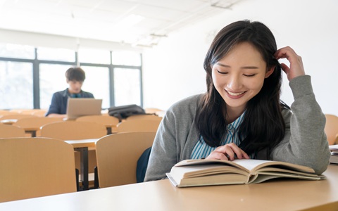 中國政法大學免試在職研究生有用嗎？