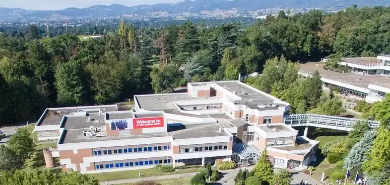 法国里昂商学院中外合作办学报名流程是什么？