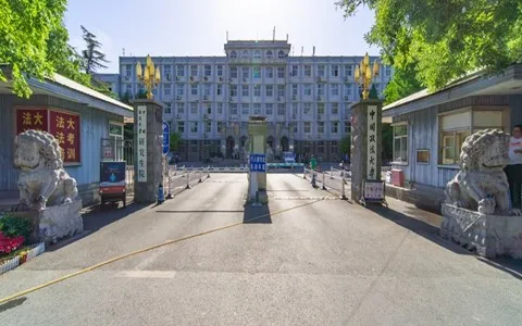 3万元读中国政法大学在职研究生值得吗？