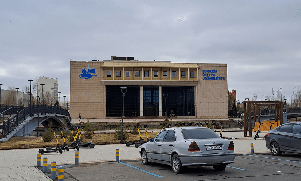 哈薩克斯坦歐亞國立大學(xué)學(xué)校建筑