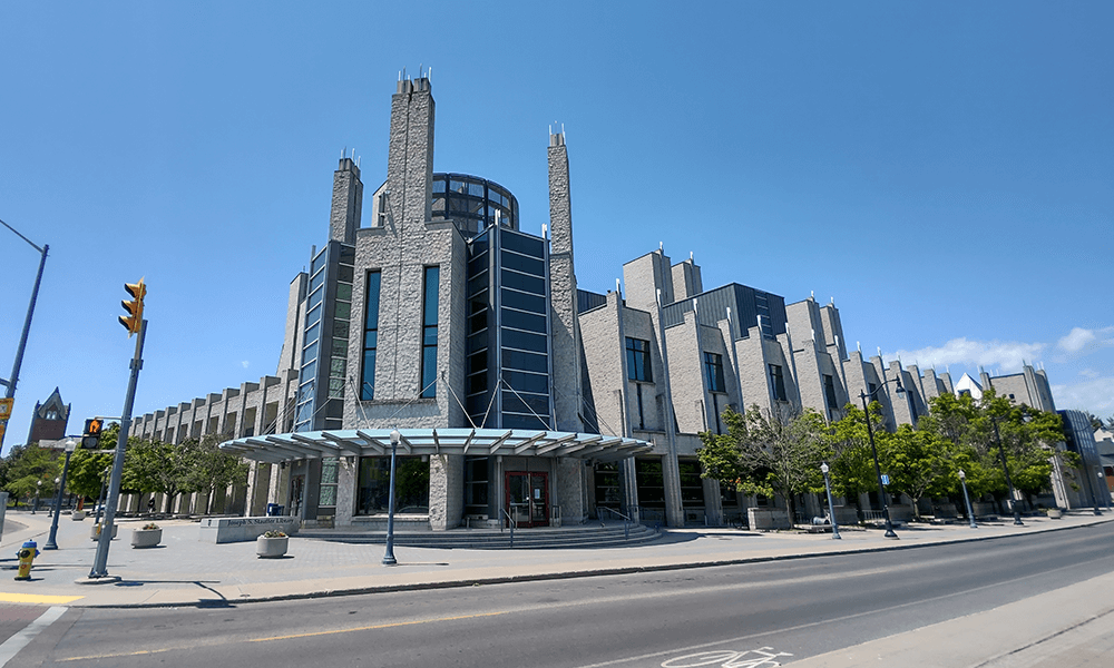 加拿大女王大学学校建筑