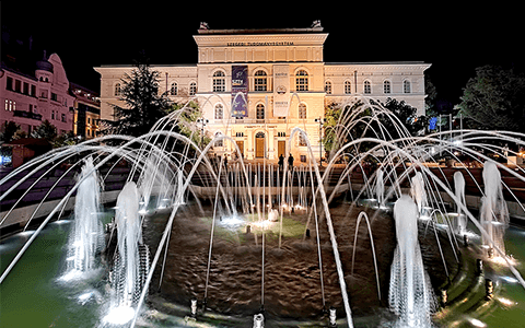 匈牙利塞格德大學(xué)校園夜景