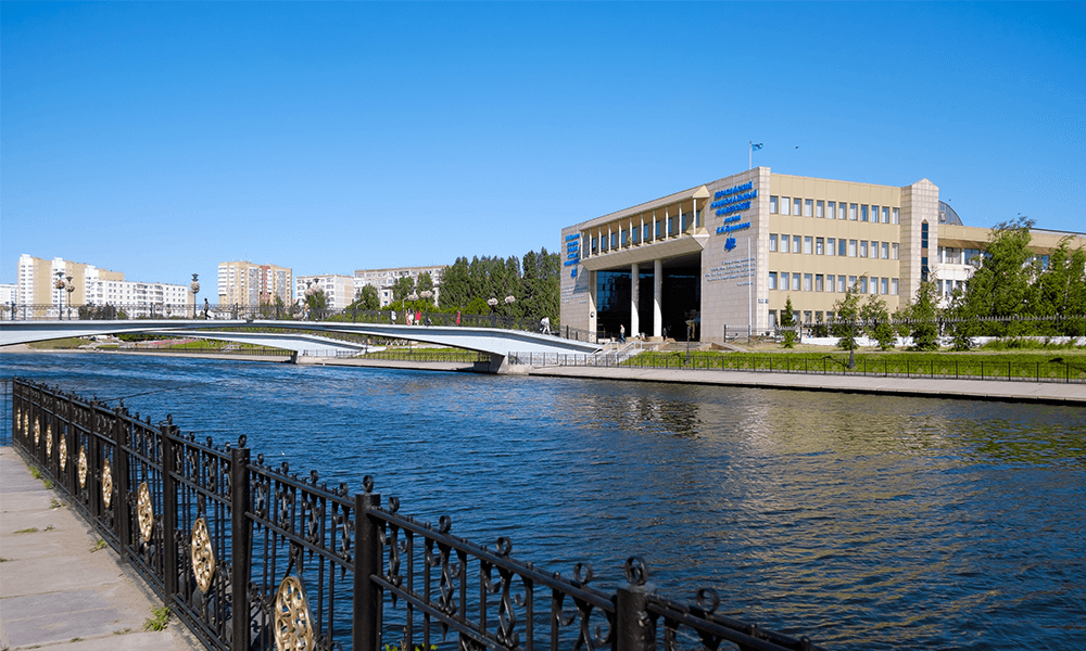 哈薩克斯坦歐亞國立大學校園風光