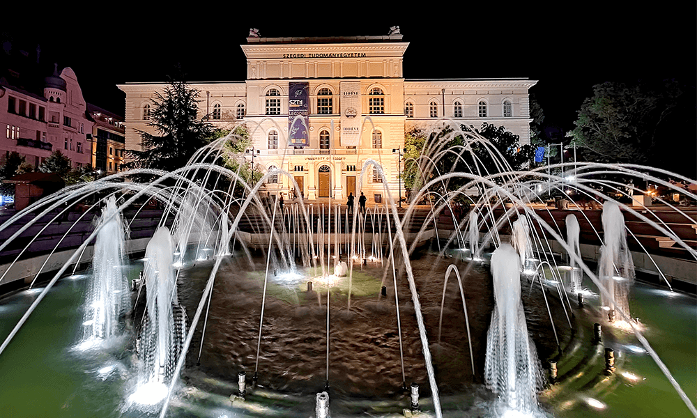 匈牙利塞格德大學校園夜景