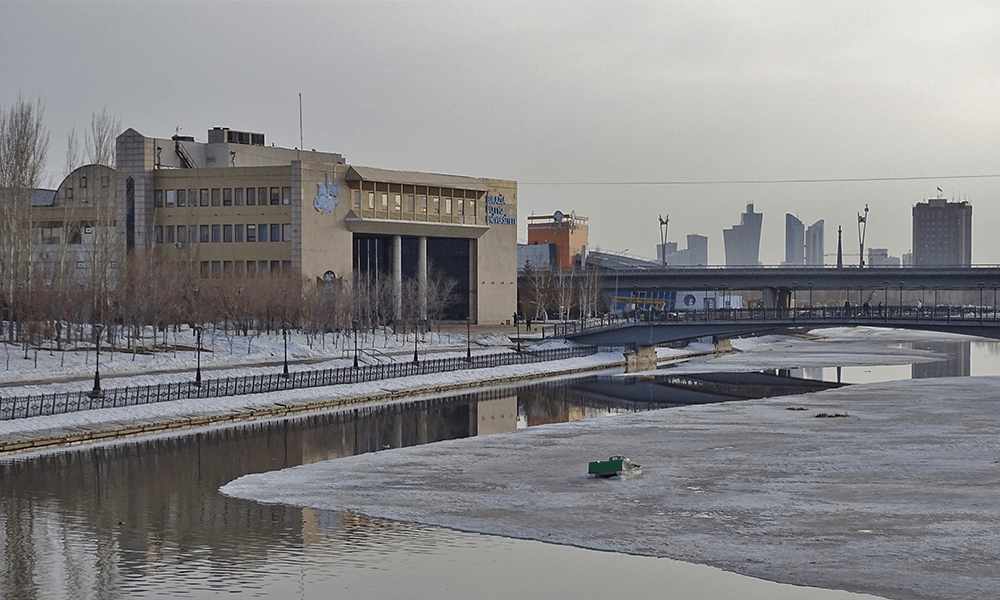 哈薩克斯坦歐亞國立大學校園風光