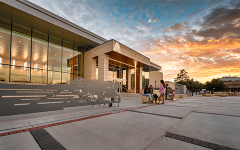 美國(guó)德克薩斯大學(xué)阿靈頓分校校園風(fēng)光