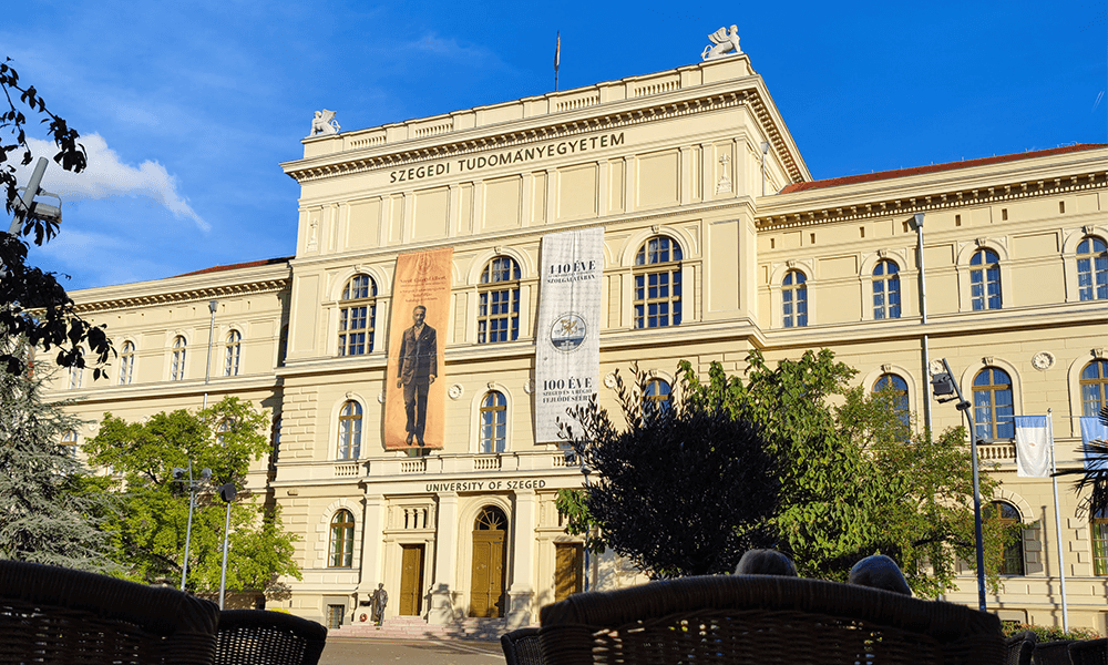 匈牙利塞格德大學(xué)學(xué)校建筑
