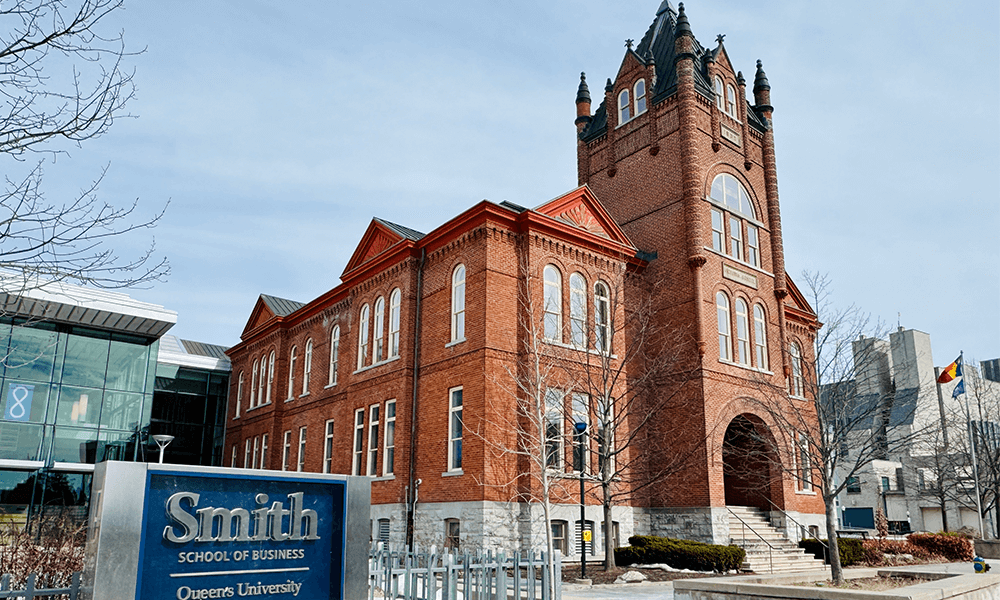加拿大女王大学学校建筑