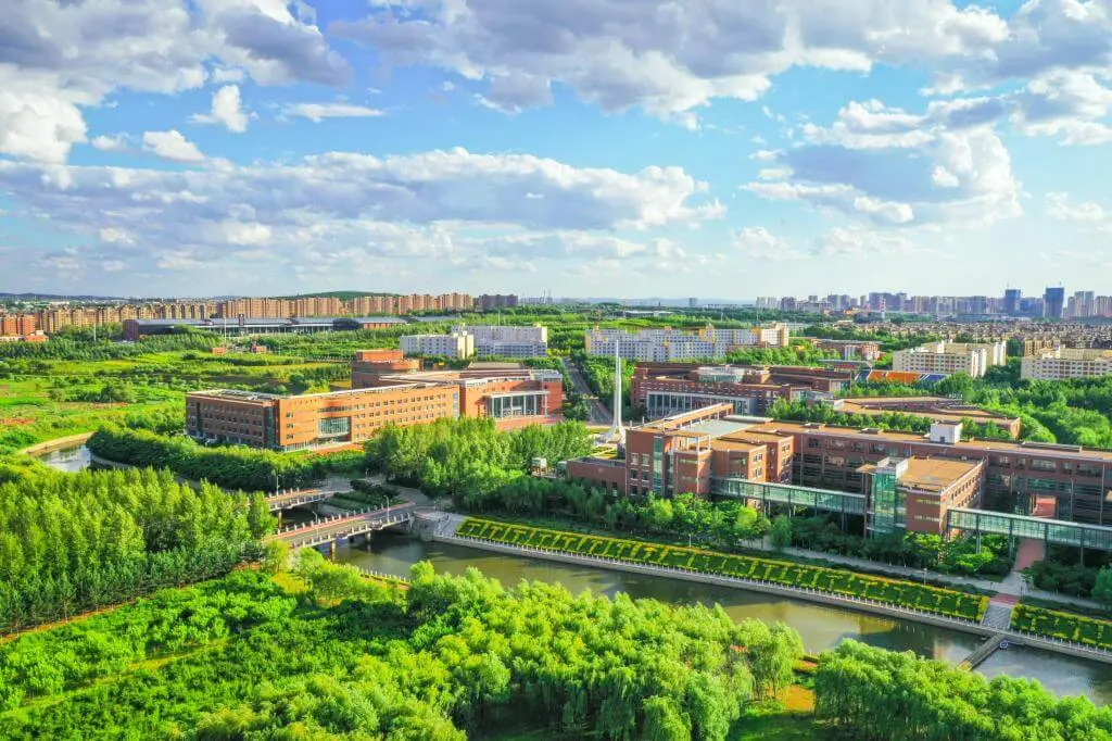 吉林财经大学校园景色