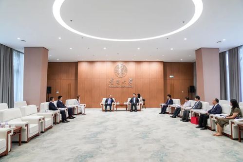 哈萨克斯坦欧亚国立大学出席南开大学承办的2025上合组织数字经济论坛高校合作主题论坛