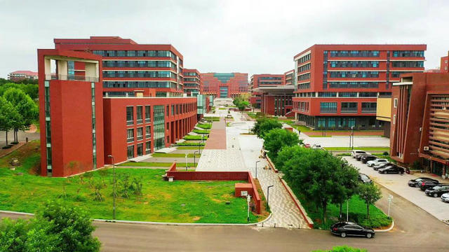 青岛理工大学