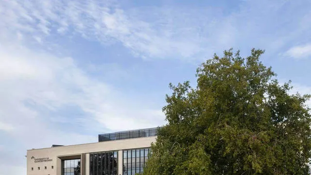 英国格鲁斯特大学