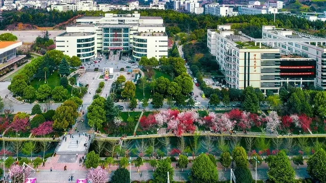 三峡大学校园